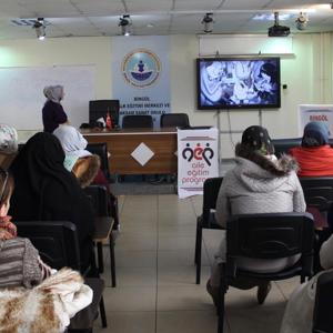 Huzur Derneği’nde “Bilinçli Ve Güvenli İnternet Kullanımı ” Semineri - fotoğraf 1