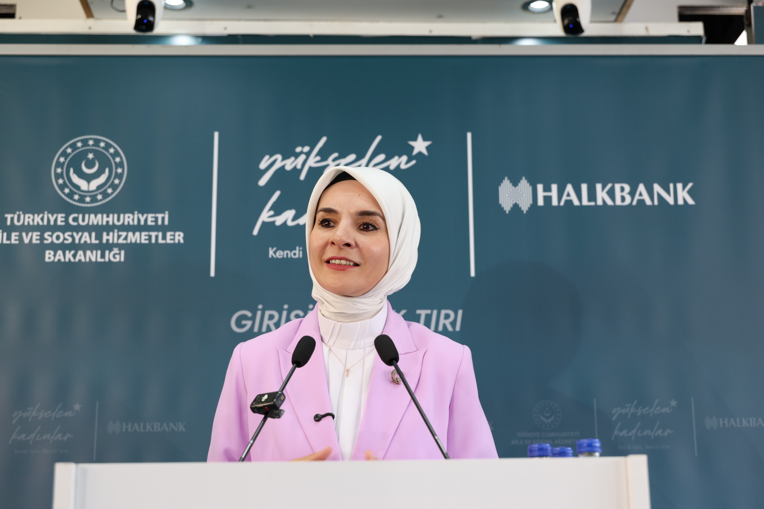 Bakanımız Mahinur Özdemir Göktaş, Hakkari'de konuştu: