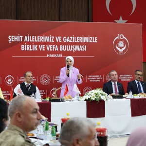 Bakanımız Mahinur Özdemir Göktaş, Hakkari’de şehit aileleri ve gazilerle vefa buluşmasında bir araya geldi - fotoğraf 11