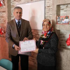 Kursiyerlere Sertifikaları Veridi - fotoğraf 5