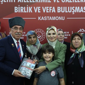 Bakanımız Göktaş, Kastamonu’da şehit aileleri ve gazilerle vefa buluşmasında bir araya geldi - fotoğraf 3