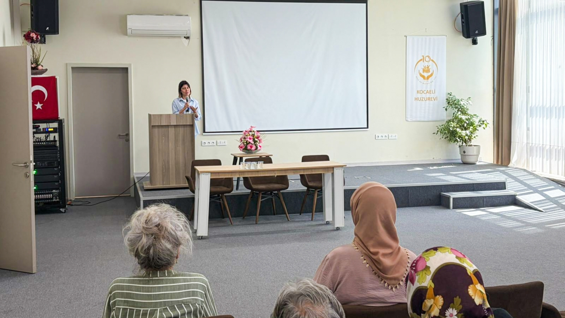 Kocaeli Huzurevi Müdürlüğümüzde Sakinlerimize Yönelik Eğitimler Gerçekleştirildi