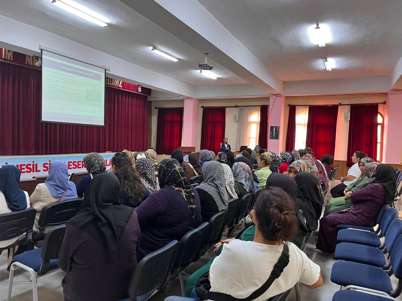 Keskin Halk Eğitimi Merkezi kursiyerlerine yönelik, Bakanlığımızın hizmet modelleri hakkında bilgilendirme ve tanıtım gerçekleştirildi.
