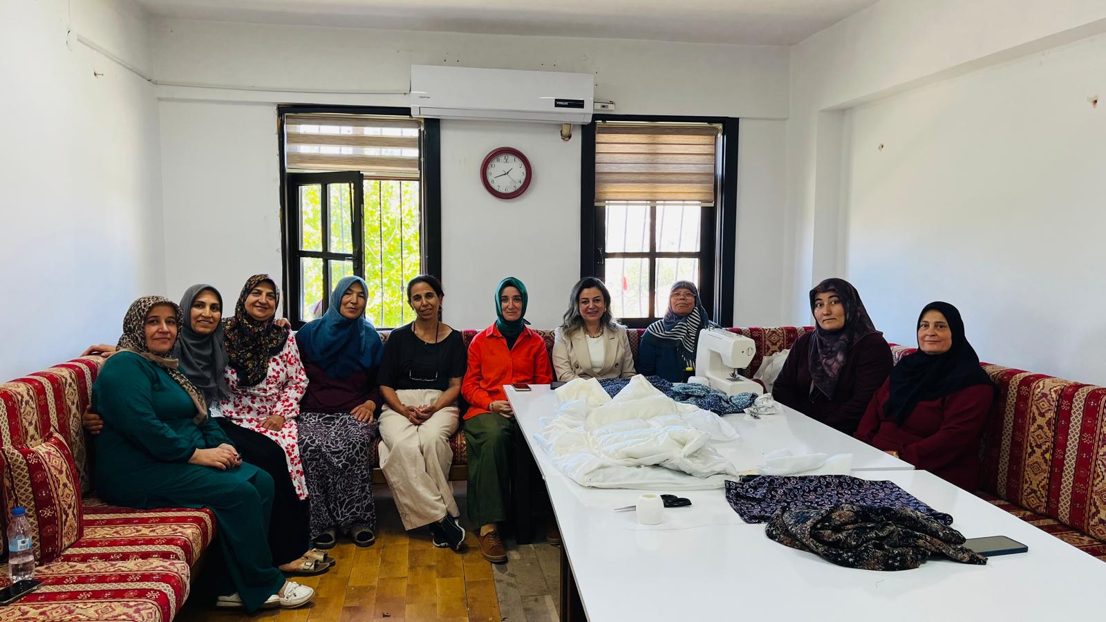 Kadına Yönelik Şiddetle Mücadele İl Eylem Planı kapsamında, önleyici nitelikte toplum temelli farkındalık çalışmalarının yaygınlaştırılması amacıyla Selim Özer Mahalle Konağı ziyaret edildi.