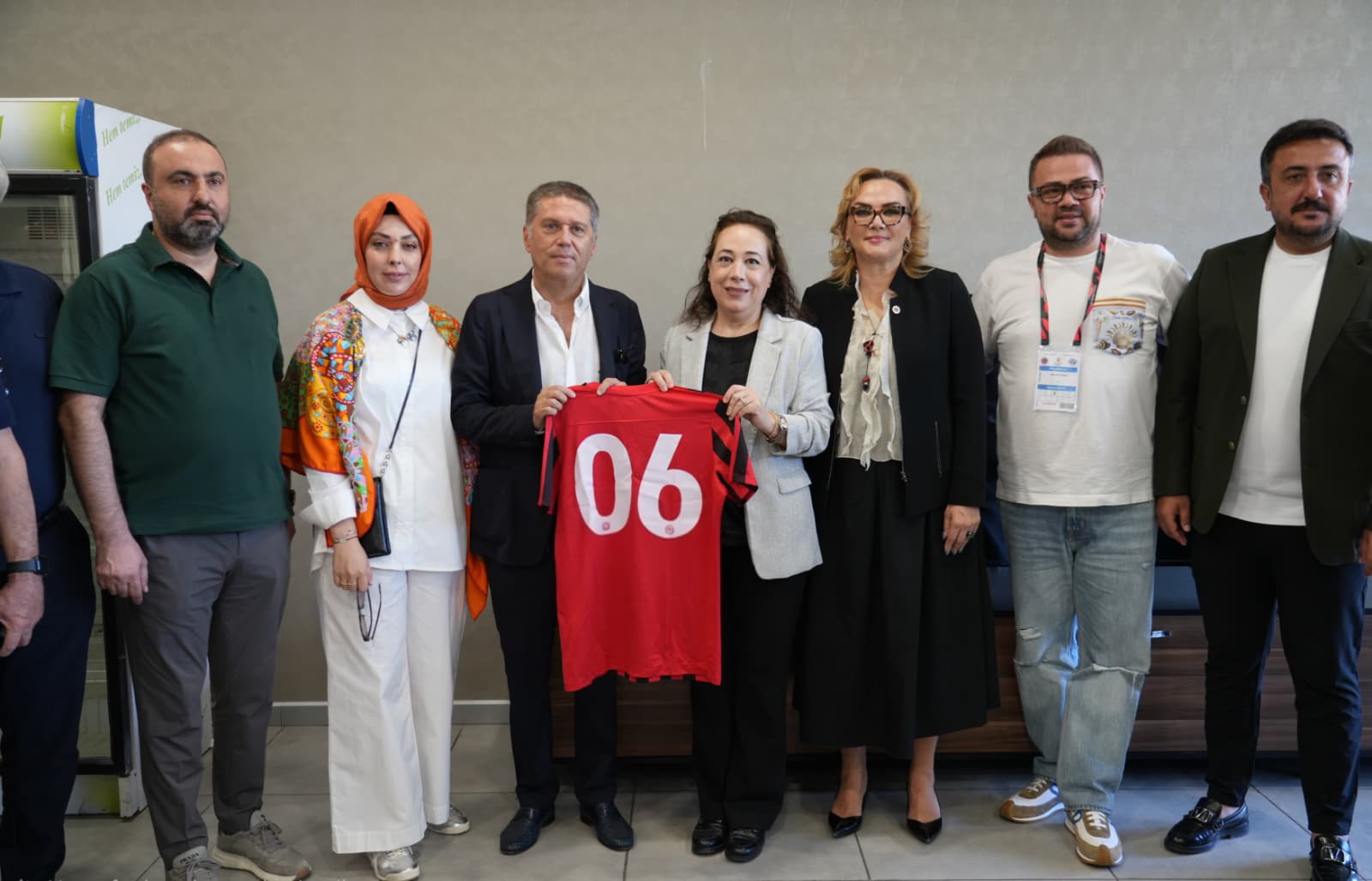 'İyilik Var' Kampanyası Kapsamında Çocuklarımız ve Engelli Bireylerimiz Maç Deneyimi Yaşadı