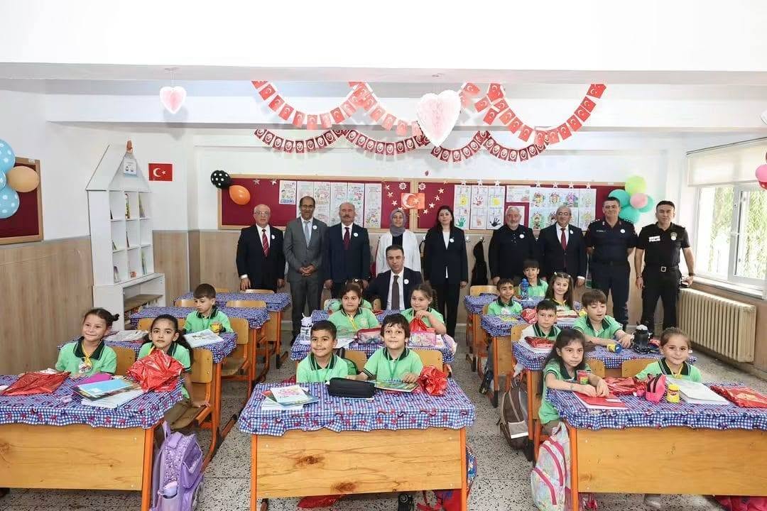  İlköğretim Haftası Coşkuyla Kutlandı