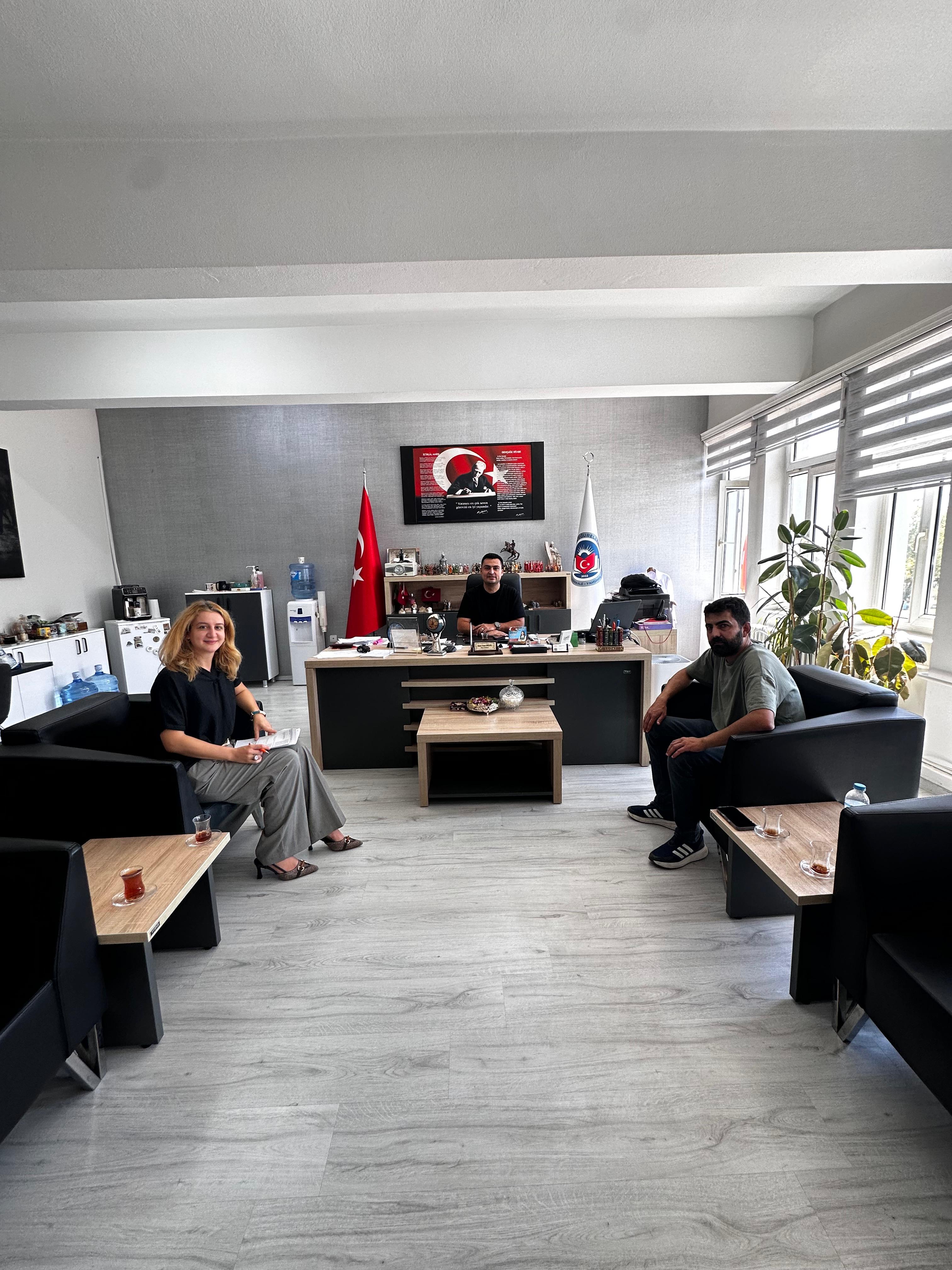 Bakanlığımız koordinasyonunda yürütülen Sosyal Risk Haritası çalışmaları kapsamında Ahmet Sümer Ortaokulu, Bayraktepe İlkokulu ve Şehit Mustafa Uğurelli Ortaokulu ziyaret edildi.