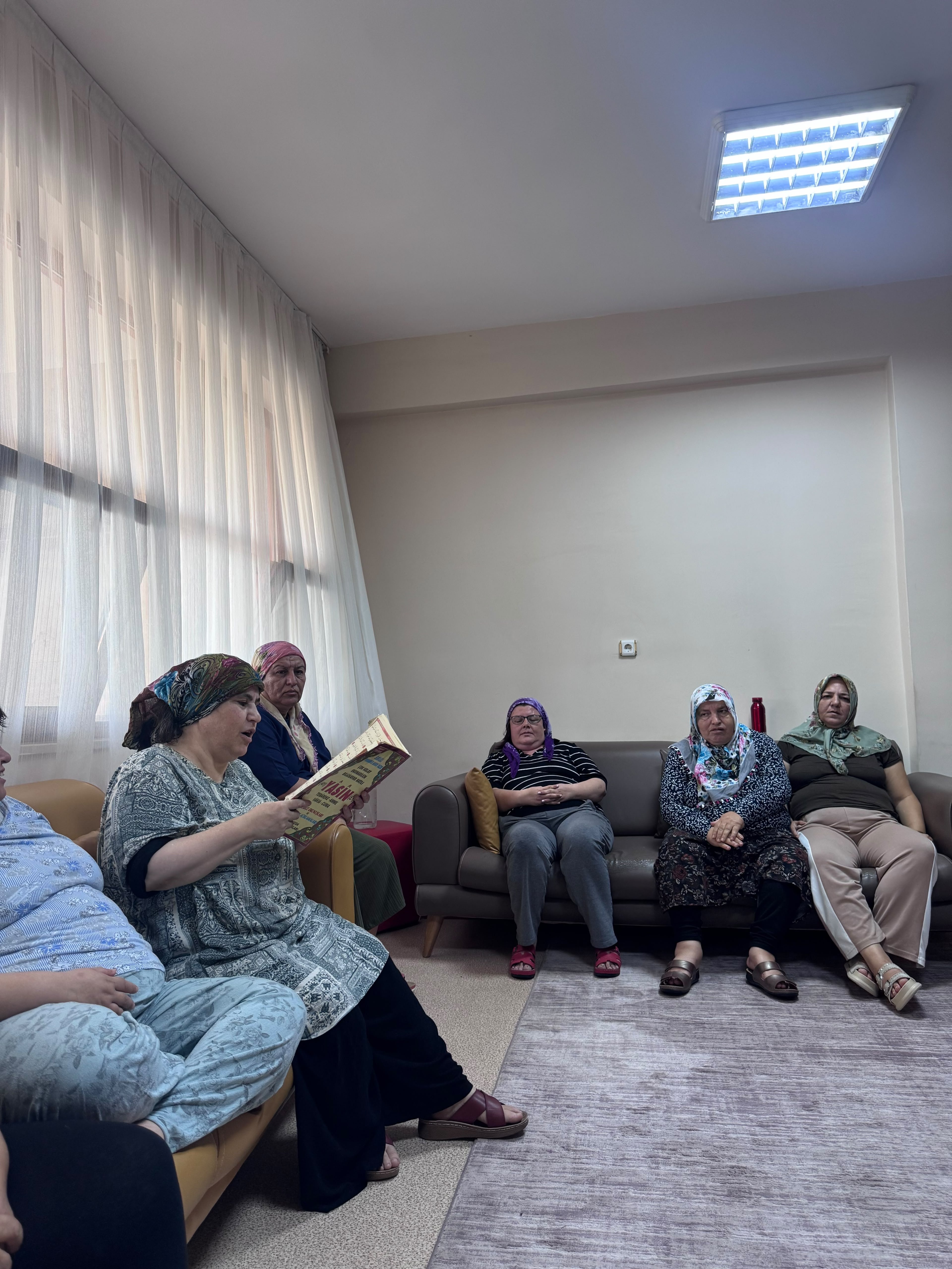 Engelsiz Yaşam Bakım, Rehabilitasyon ve Aile Danışma Merkezi Müdürlüğümüzde özel gereksinimli bireylerimiz ile Mevlid Kandili programı gerçekleştirildi.