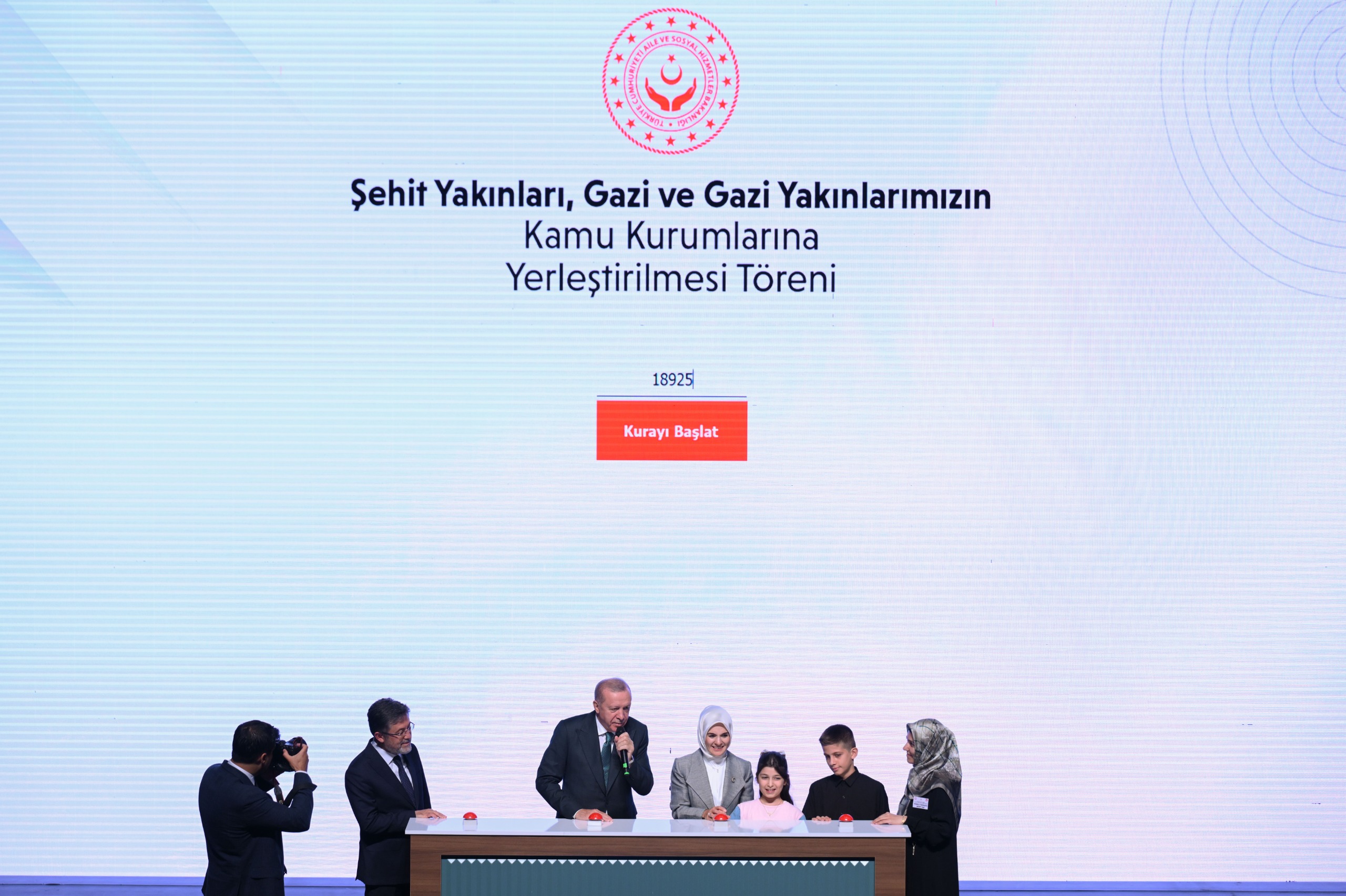 Gaziler Günü vesilesiyle 571 şehit yakını, gazi ve gazi yakınının kamuya ataması yapılacak