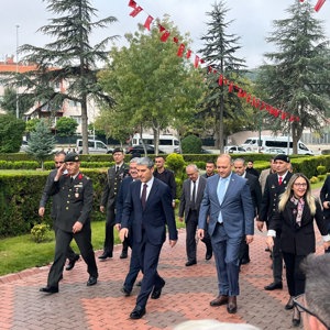 19 Eylül Gaziler Günü Çelenk Sunma Töreni'ne Katılım Sağlandı. - fotoğraf 1