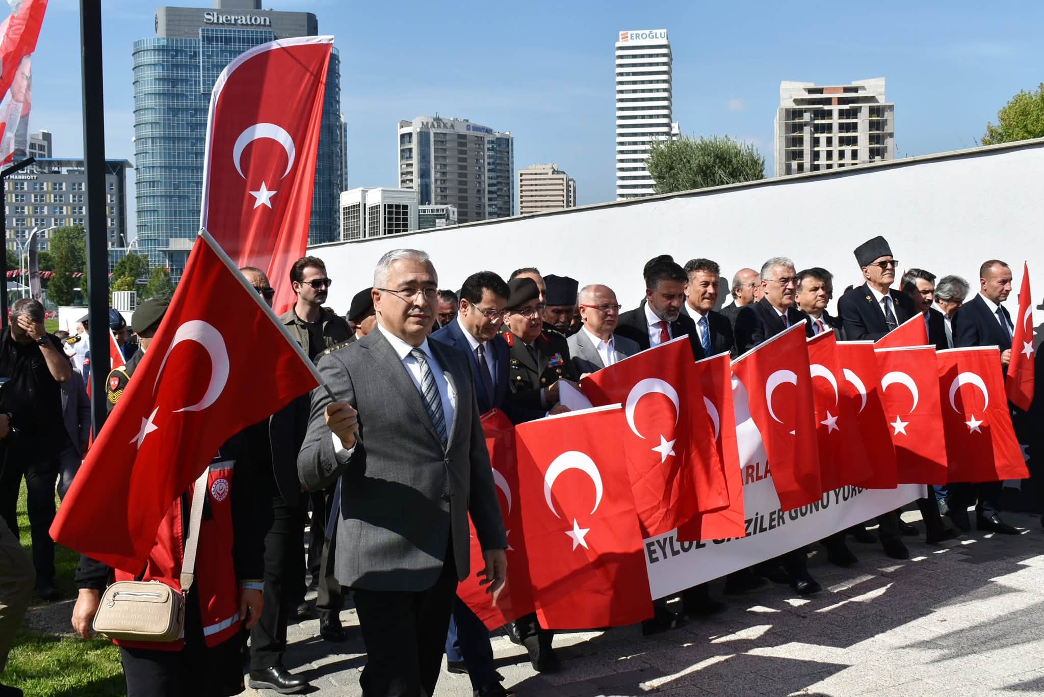 Kahramanlarla Kardeşlik Yolunda 19 Eylül Gaziler Günü Yürüyüşü
