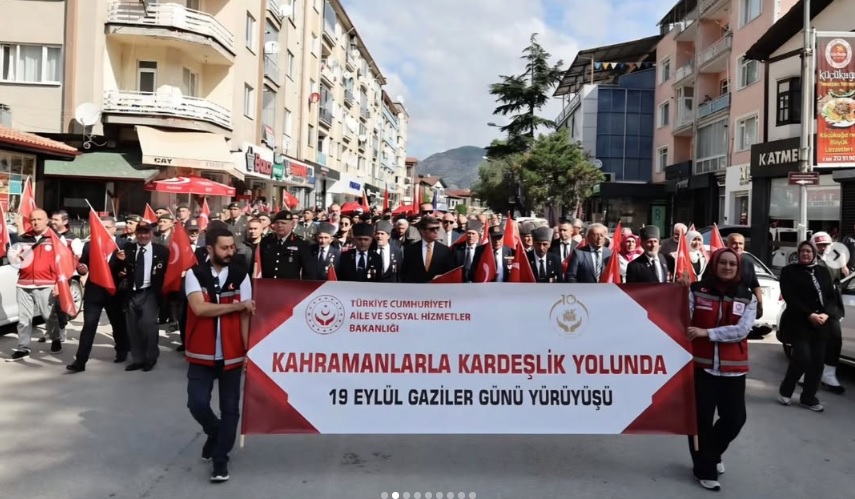 19 Eylül Gaziler Günü’nde “Kahramanlarla Kardeşlik Yolunda” Yürüyüşü Gerçekleştirildi