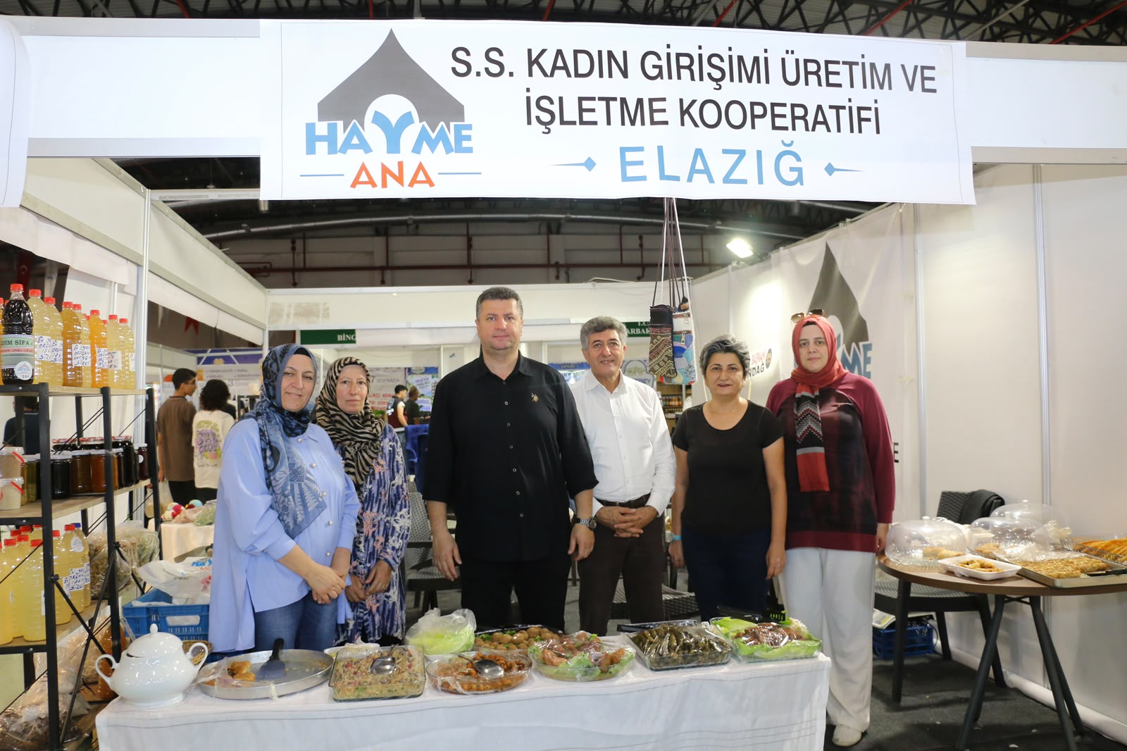 İl Müdürümüz Kadın Kooperatifleri  Standını Ziyaret Etti