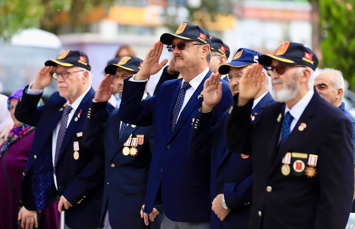 Gaziler Gününde Atatürk Anıtında Çelenk Töreni 