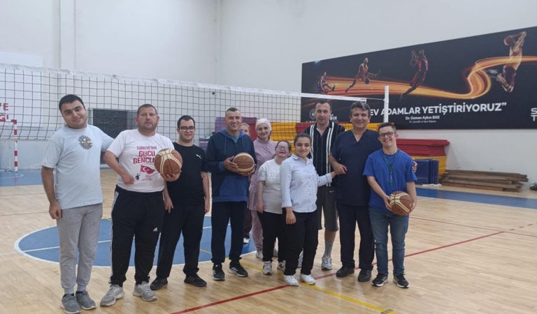 Kozlu Gençlik ve Spor Merkezinde etkinlik düzenlenmiştir.