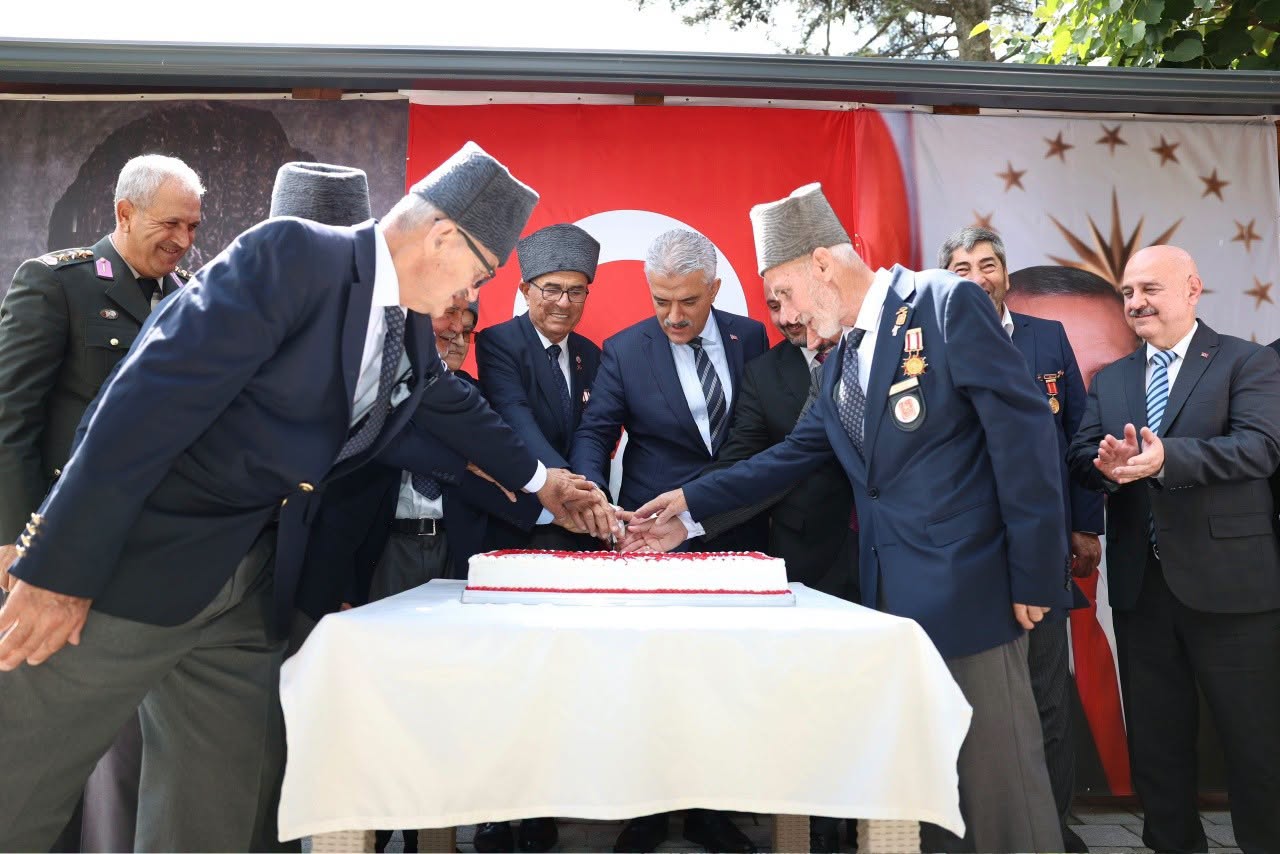19 Eylül Gaziler Günü Kapsamında Kahraman Gazilerimizle Yürüyüş Gerçekleştirildi, Dernekler Ziyaret Edildi ve Kabul Programında Bir Araya Gelindi.