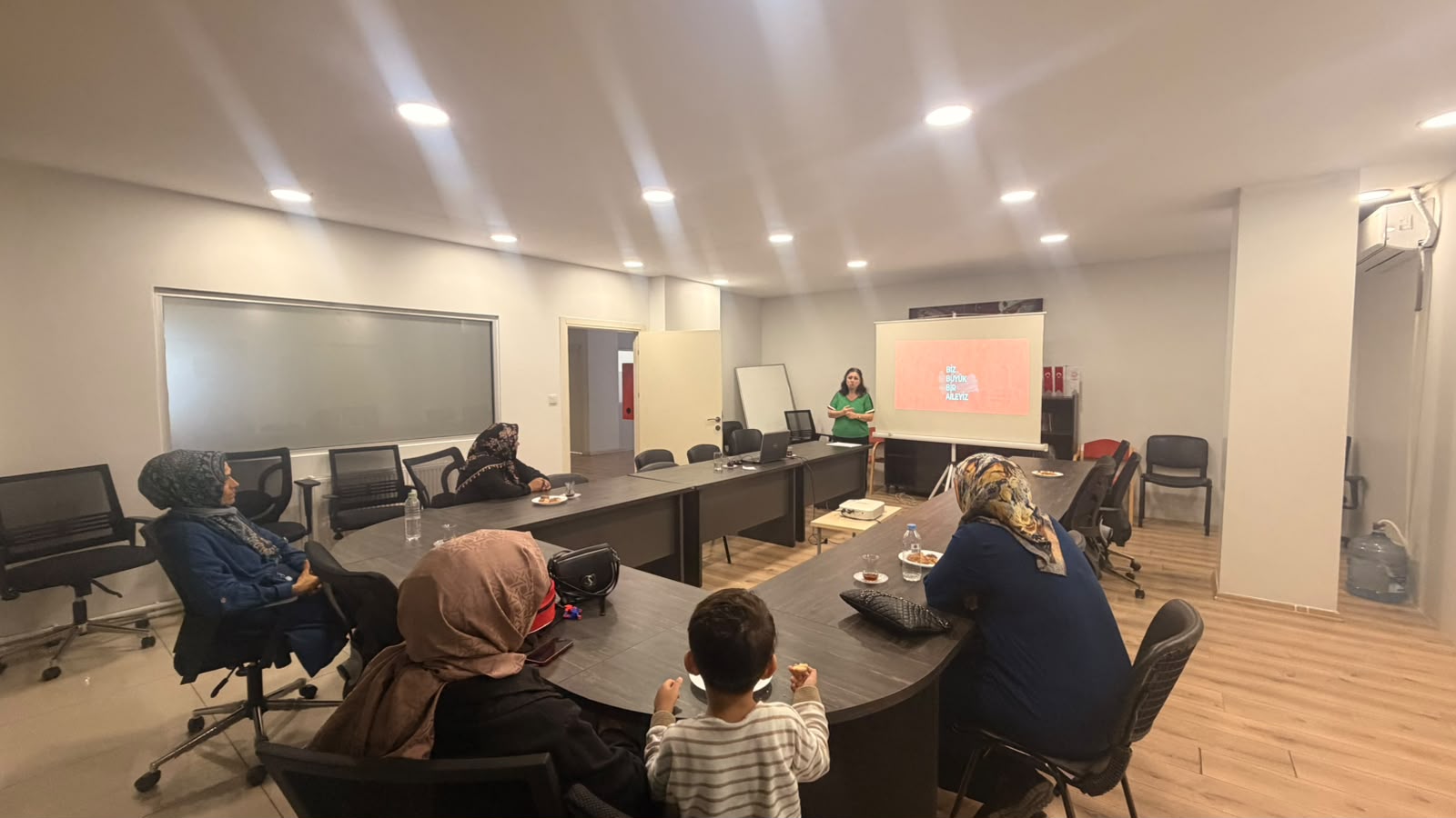 Diyabet Tanısı Bulunan Bireylerin Bakımını Sağlayan Vatandaşlara Yönelik Bilgilendirme Semineri Düzenlendi.