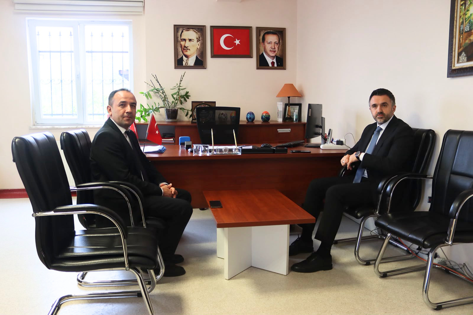 İl Müdürümüz Sn. Ömer Turan, Marmara Çocuk Evleri Sitesi Müdürü Olarak Göreve Başlayan Mehmet Doğanpınar’a Hayırlı Olsun Ziyaretinde Bulundu