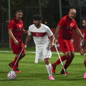 "Sahada Birlik, Yürekte Türkiye” 19 Eylül Gaziler Günü Futbol Müsabakası İstanbul’da Gerçekleştirildi - fotoğraf 3