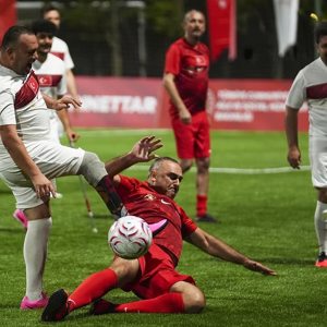 "Sahada Birlik, Yürekte Türkiye” 19 Eylül Gaziler Günü Futbol Müsabakası İstanbul’da Gerçekleştirildi - fotoğraf 4