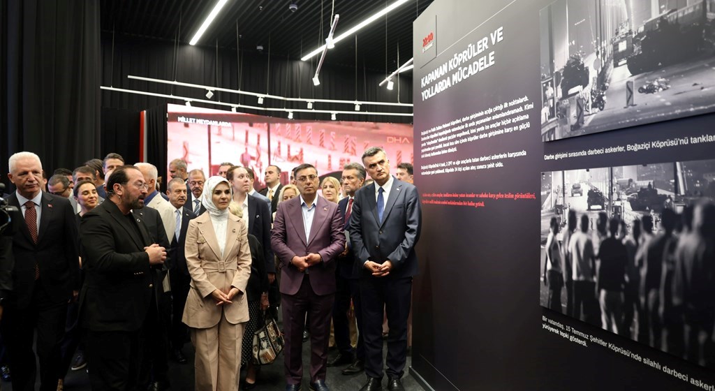 Bakanımız Göktaş, Vakıfbank'ın "İrade Bizim Zafer Bizim Sergisi"ne Katıldı