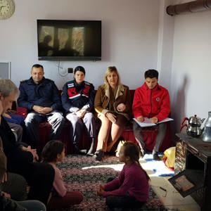 İhtiyaç Sahibi Aileler Mahallelerinde Ziyaret Ediliyor - fotoğraf 13