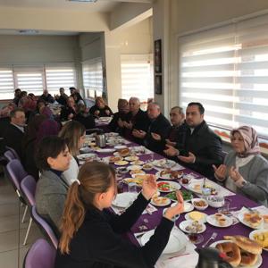 Devrek'te İkamet Etmekte Olan Şehit Yakınları ve Gazilere Yönelik Kahvaltı Programı Düzenlendi - fotoğraf 2