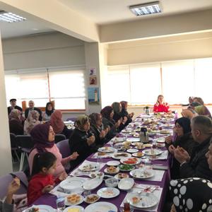 Devrek'te İkamet Etmekte Olan Şehit Yakınları ve Gazilere Yönelik Kahvaltı Programı Düzenlendi - fotoğraf 1