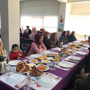 Devrek'te İkamet Etmekte Olan Şehit Yakınları ve Gazilere Yönelik Kahvaltı Programı Düzenlendi - fotoğraf 5