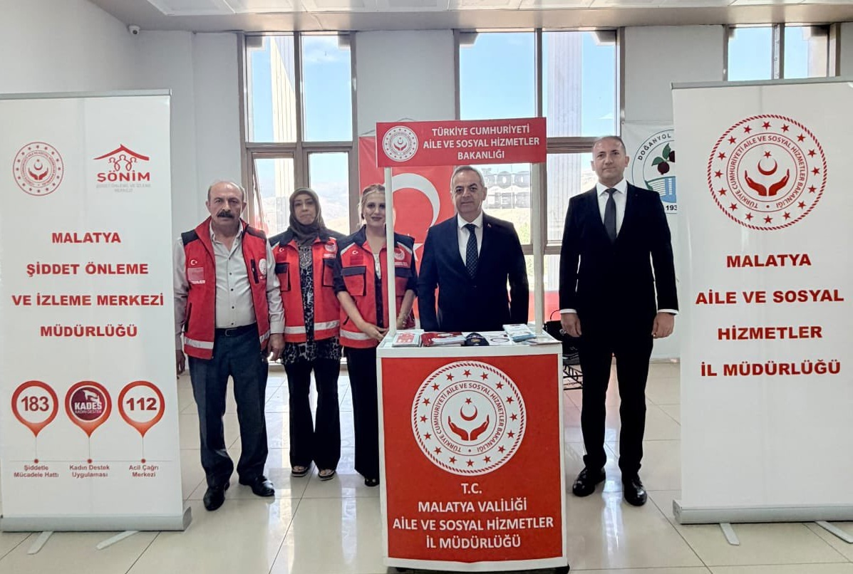 Doğanyol ilçemizdeki muhtarlara yönelik düzenlenen toplantıya İl Müdürümüz Sn.Ömer Faruk ERGÜN’de katılım sağladı