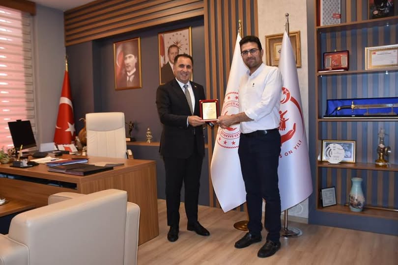  İl Müdürümüz İlkay Türkoğlu, tayini nedeniyle kurumumuzdan ayrılan ve şef kadrosunda görev yapan Semih Küçük’ü makamında ağırladı.