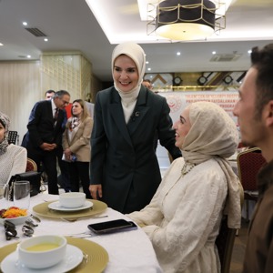 Bakanımız Göktaş, Evlenecek Gençlerin Desteklenmesi Projesi'nden yararlanan çiftlerle buluştu - fotoğraf 7