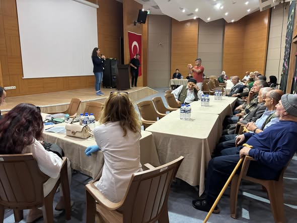 Halk Sağlığı Haftası kapsamında Sinop Huzurevimizde kıymetli büyüklerimizle bir araya geldik.