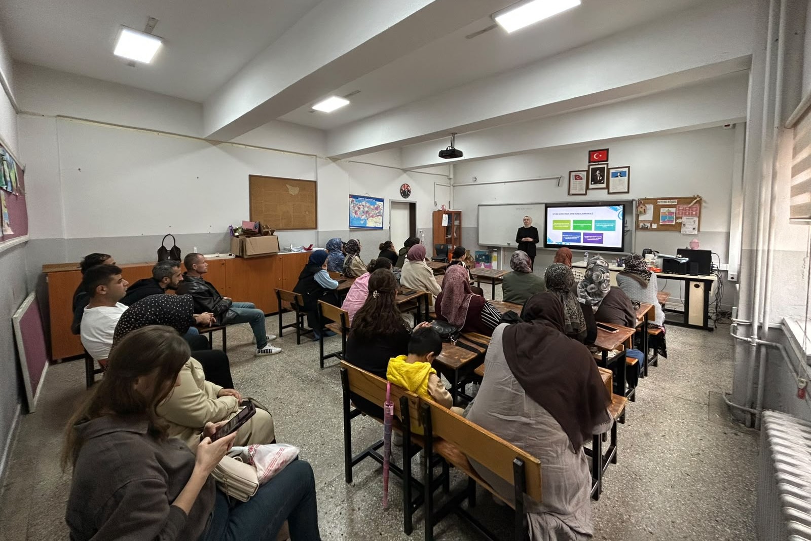 Yağlıdere’de Velilere Yönelik “Okul ve Aile” Eğitimi Gerçekleştirildi