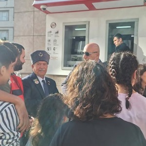 Çocuk Evleri, 19 Eylül Gaziler Günü Yürüyüşünde Gazilerimizle Buluştu - fotoğraf 2