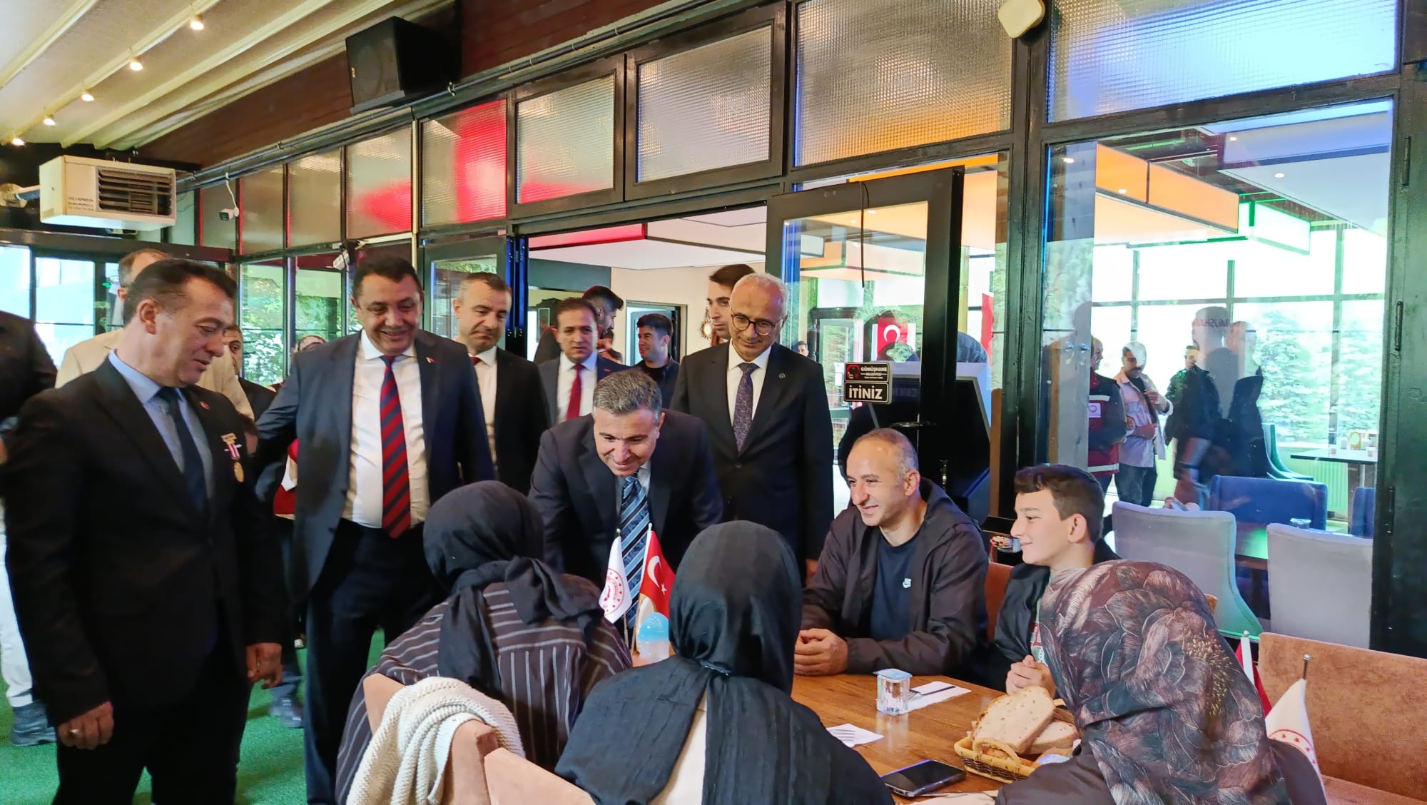 19 Eylül Gaziler Günü’nde Kahraman Gazilerimiz ve Şehit Ailelerimiz Onuruna Yemek Programı Düzenlendi