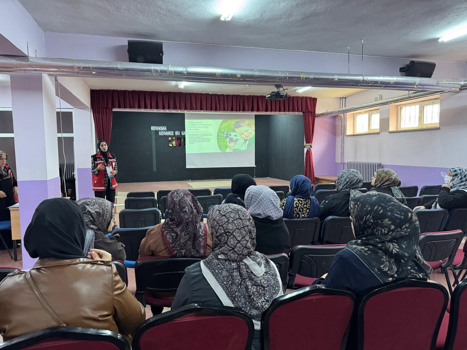Atatürk İlkokulu’nda Koruyucu Aile Bilgilendirme Semineri