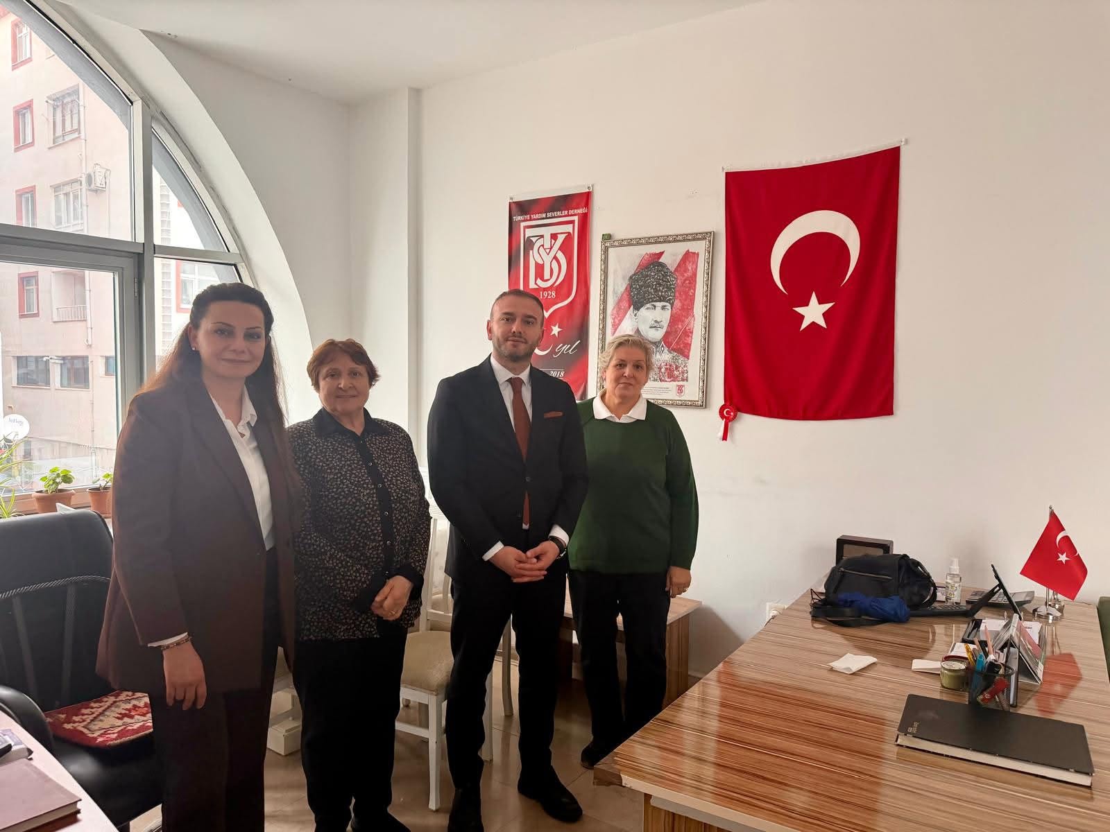 İl Müdürümüz Alper Alp’ten Türkiye Yardım Sevenler Derneği Şubesine Ziyaret