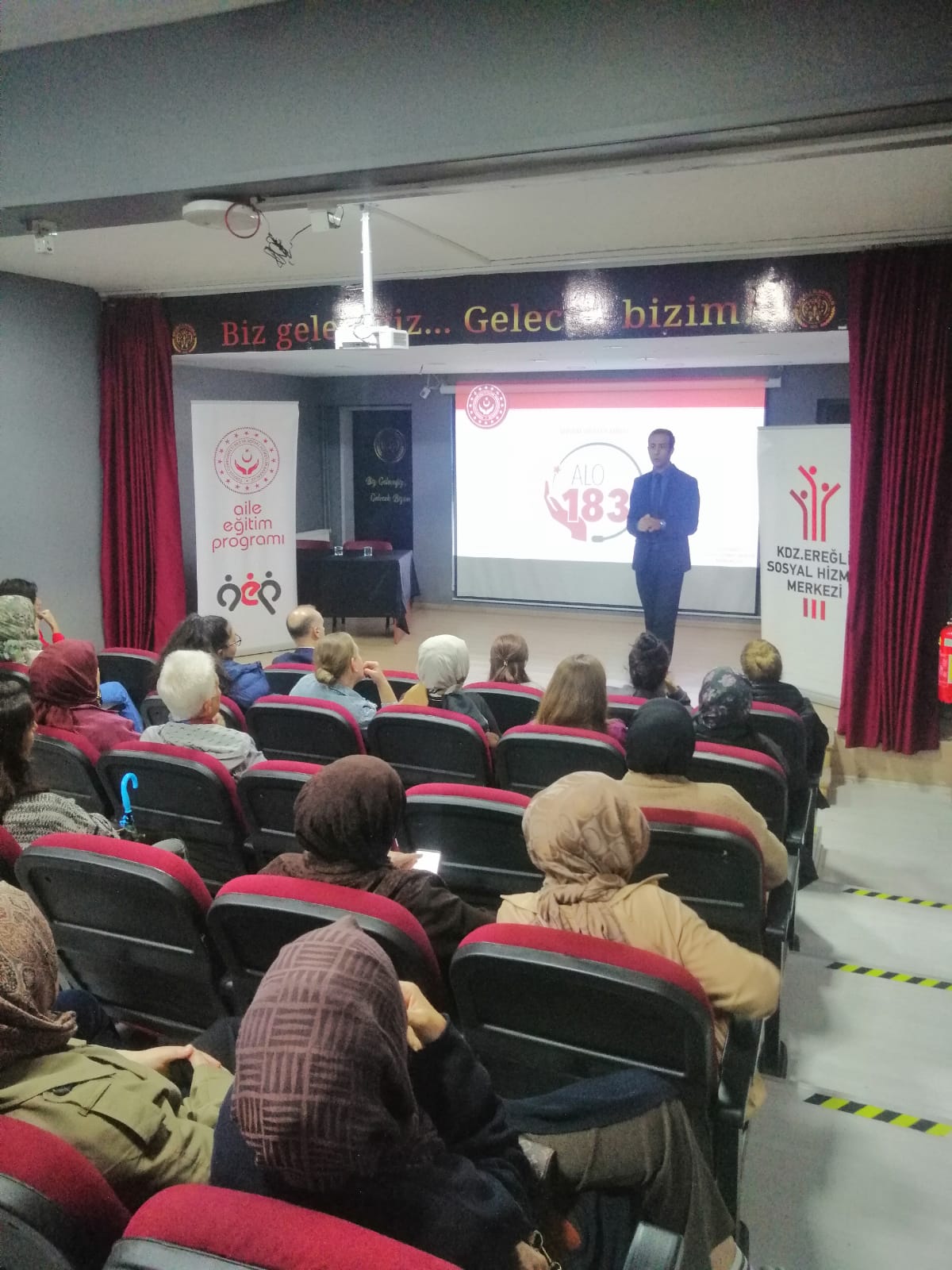 Kdz. Ereğli Sosyal Hizmet Merkezi Müdürlüğünce “Okul ve Aile” modülü kapsamında eğitimler gerçekleştirilmiştir.