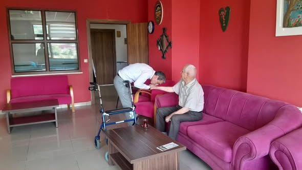 İl Müdürümüz Sayın Can Kayhan Özok ve İl Müdür Yardımcımız Sayın Seyit Bulak, Sinop Huzurevi Yaşlı Bakım ve Rehabilitasyon Merkezimizi ziyaret ederek kıymetli büyüklerimizle bir araya geldi