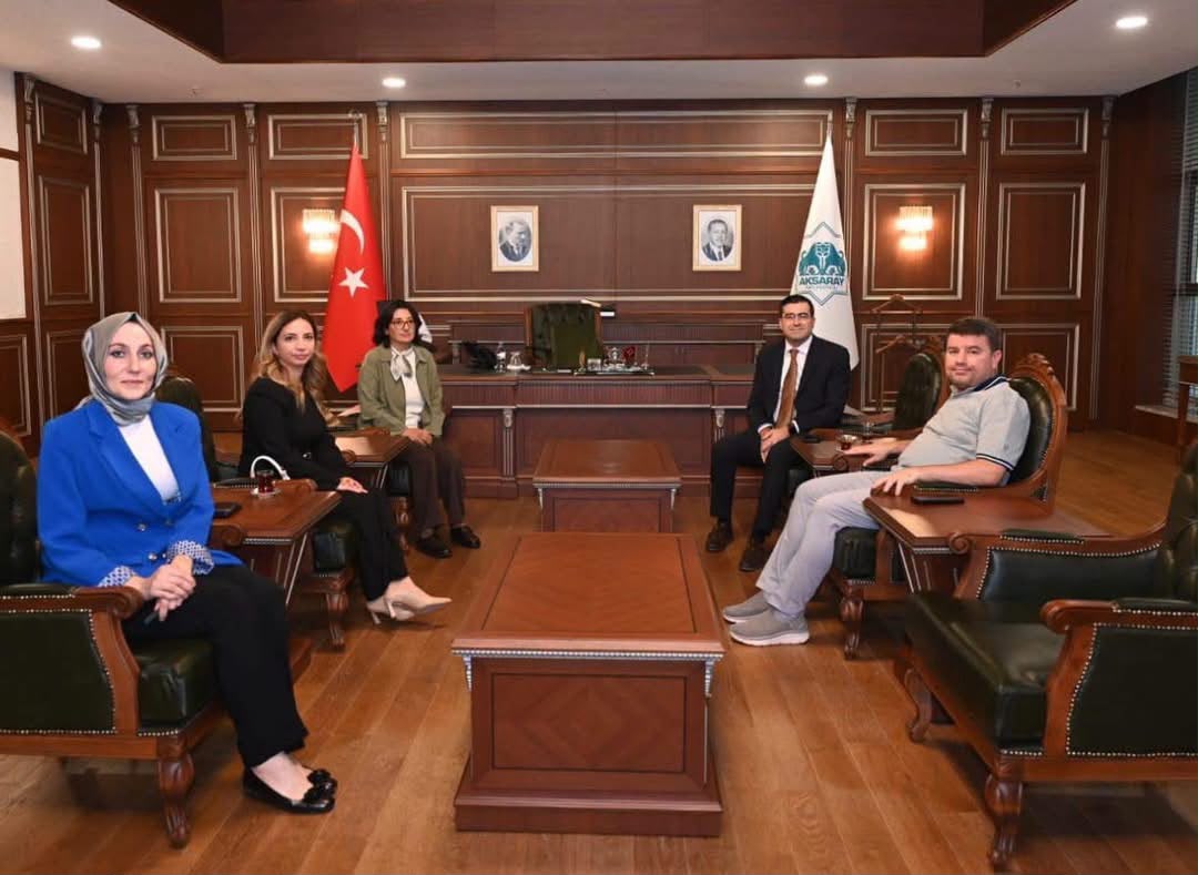 Belediye Başkanımız Sn. Dr. Evren DİNÇER’i yeni hizmet binasında ziyaret ederek hayırlı olsun dileklerini ilettiler.