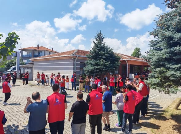 Bakanlığımız bünyesindeki #DamlaGönüllüleri, sınırları aşan bir dayanışma örneği sergiledi. 