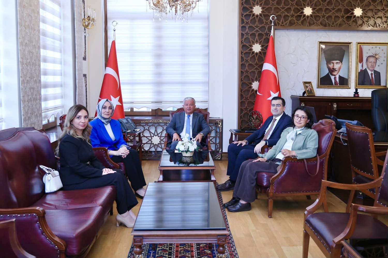 Aksaray Valimiz Sn. Murat DURU’yu makamında ziyaret ederek sosyal hizmet alanındaki çalışmalar ve iş birliği üzerine değerlendirmelerde bulundular.