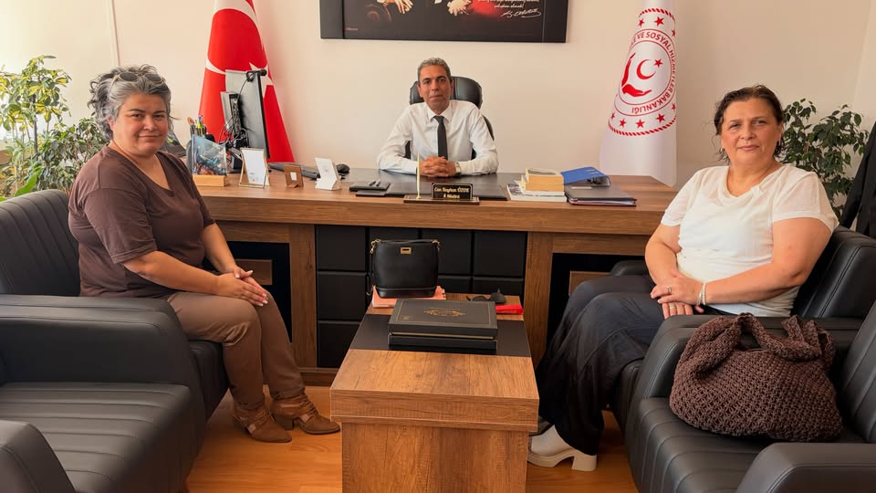 Sinopya - Sinop Kadın Kooperatifi Başkanı Sn. Arzu Özmen, İl Müdürümüz Sn. Can Kayhan Özok’u ziyaret etti. 