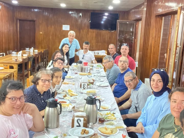 Engelsiz Yaşam Bakım, Rehabilitasyon ve Aile Danışma Merkezi Müdürlüğümüz bünyesinde yatılı bakım hizmeti alan ve gündüzlü hizmetlerimizden faydalanan bireylerimizle birlikte, Erfelek ilçemizde düzenlenen kahvaltı programına katılım sağladık.