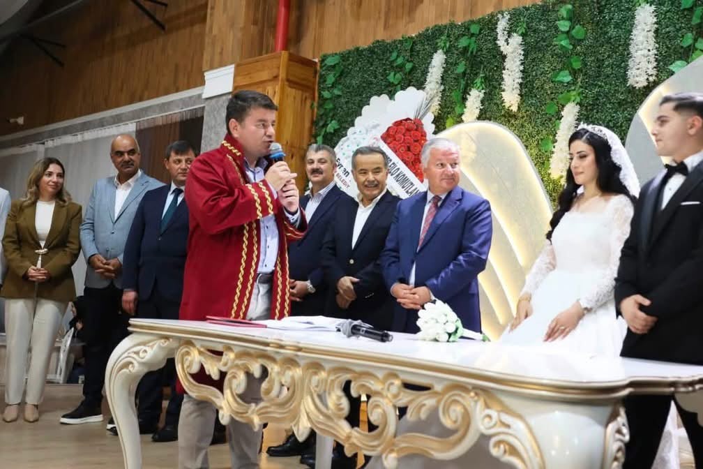 Aile kurumunun güçlenmesini ve sağlam temeller üzerinde kurulmasını her daim destekliyoruz.