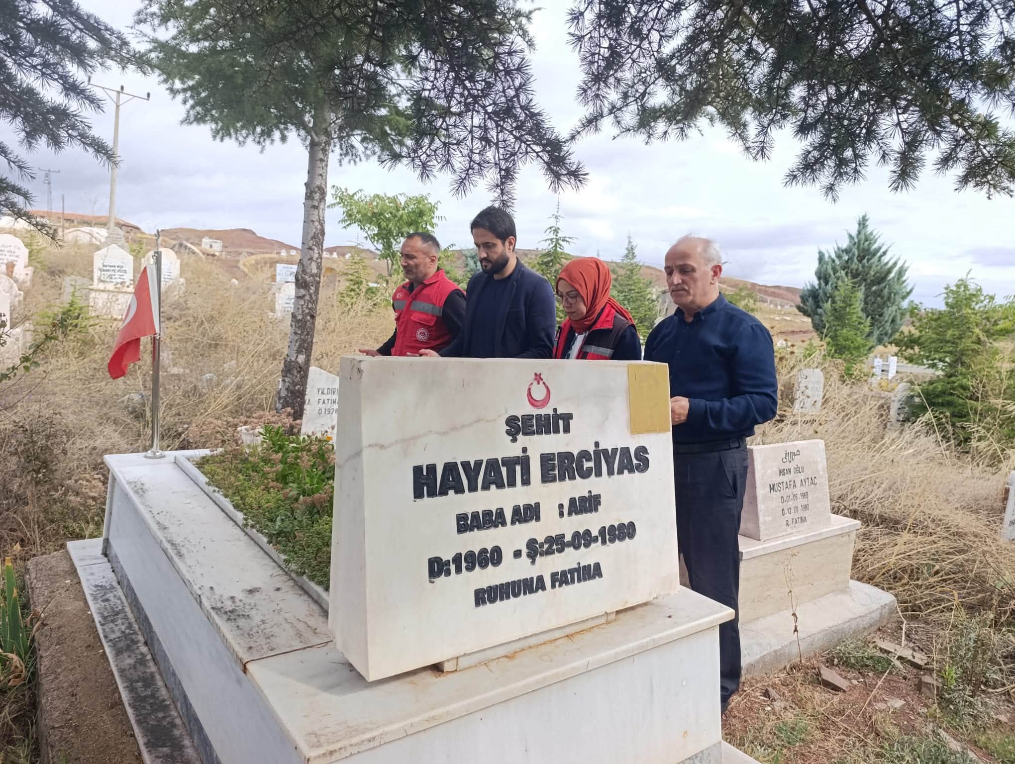 Aziz Şehitlerimizin Kabirleri Ziyaret Edildi