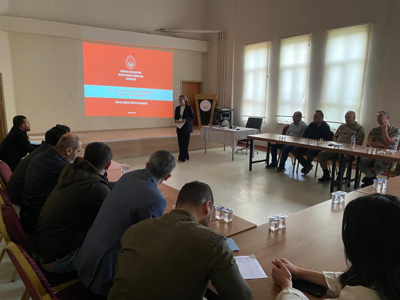 Aile ve Toplum Hizmetleri Birimi personelimiz tarafından, Türkiye Sosyal İçerme Eğitim Programı kapsamında eğitim