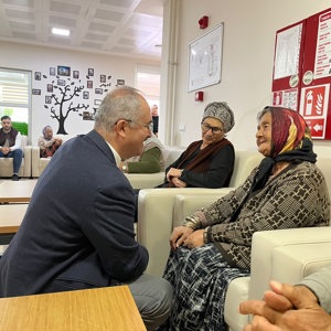 Emirdağ Fazlı-Macide Halaç Huzurevinde 1 Ekim Dünya Yaşlılar Günü Programı  - fotoğraf 5