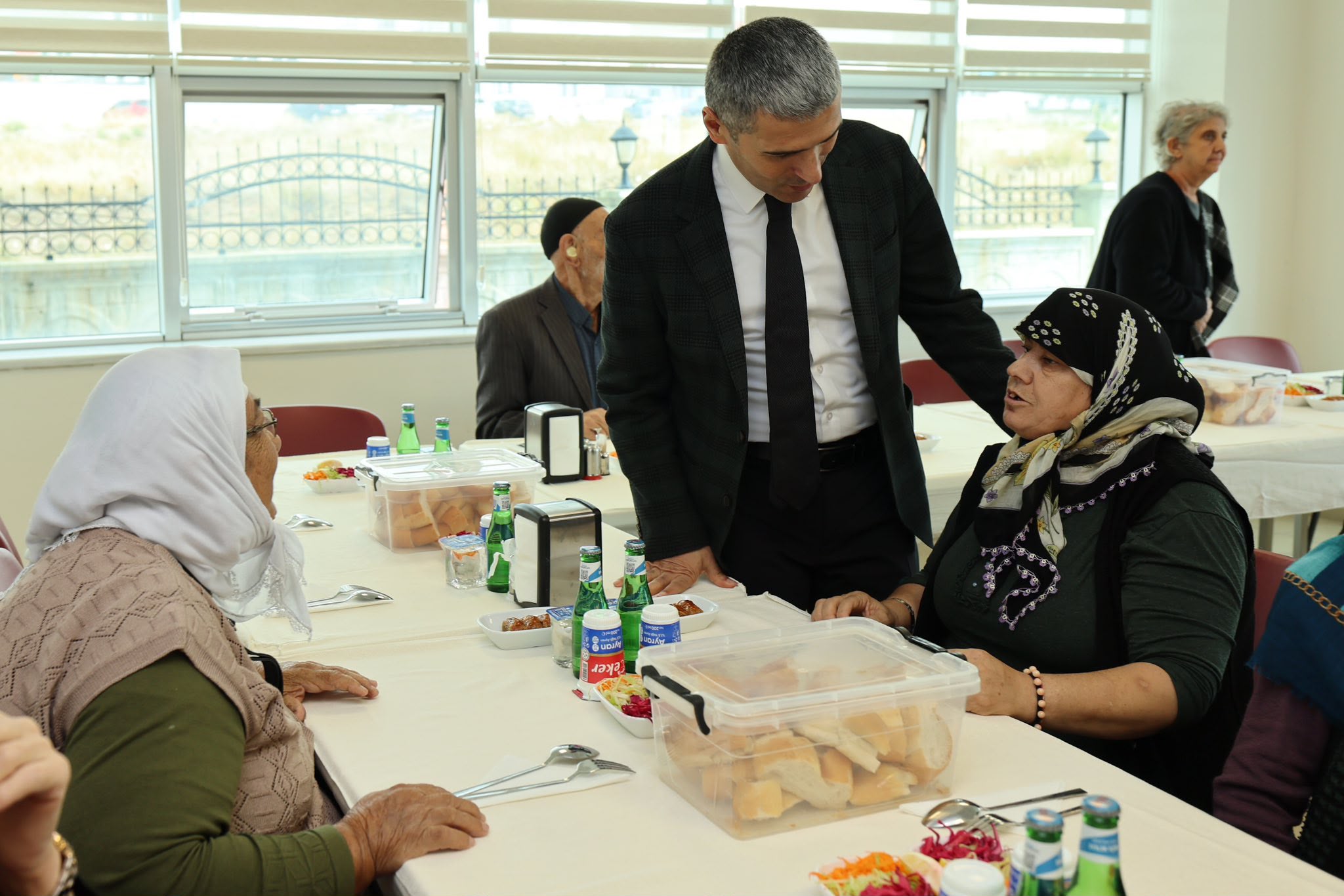 Emirdağ Fazlı-Macide Halaç Huzurevinde 1 Ekim Dünya Yaşlılar Günü Programı 
